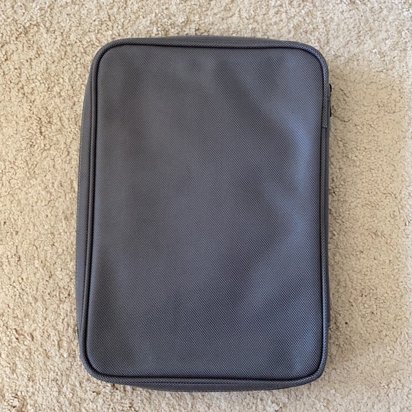 Skits Sport Electronics Case - Picture 3 of 5